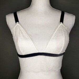 Victoria's Secret Fully Laced Velvet Strap Bralette M